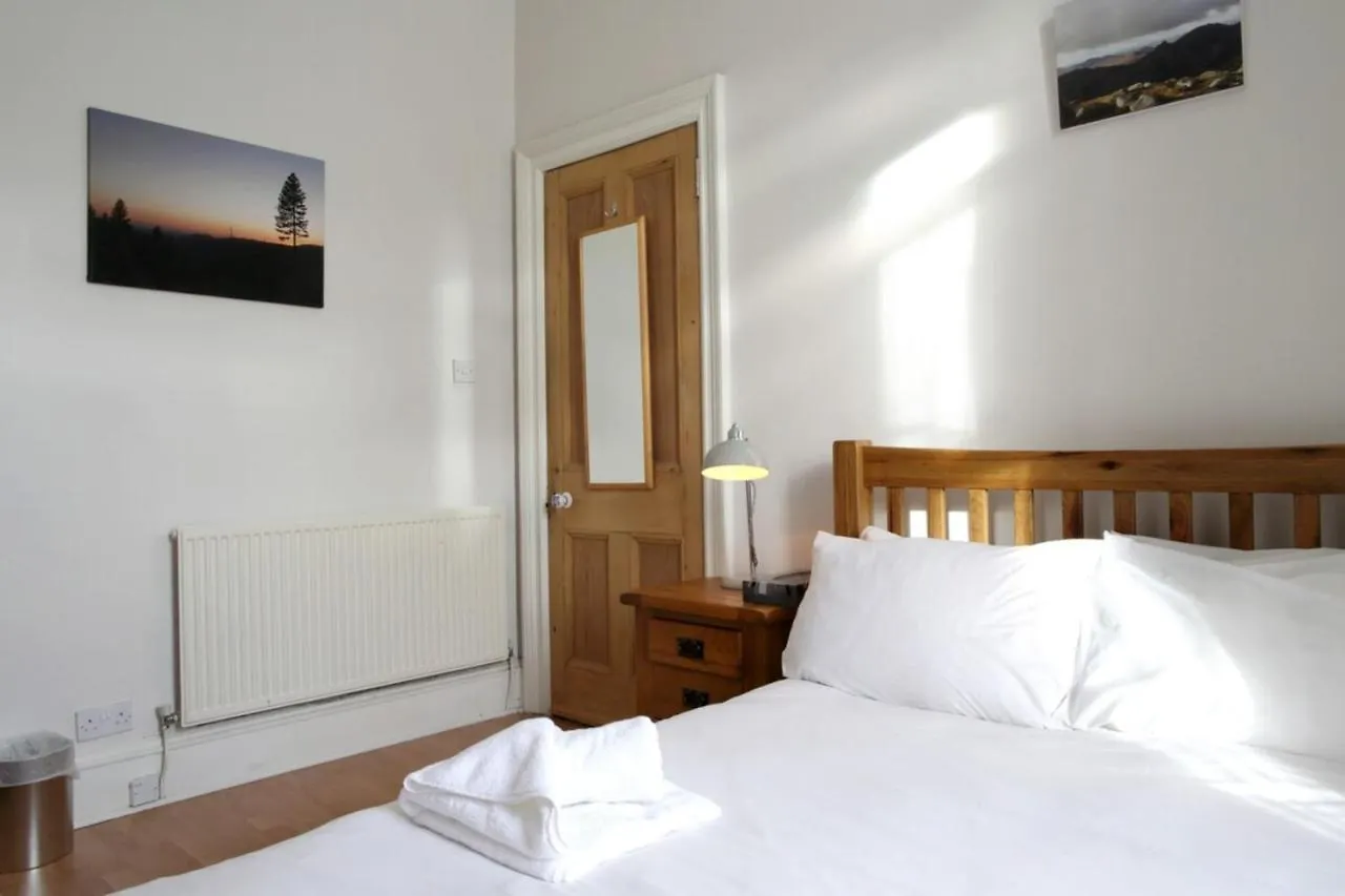 Central And Spacious 2 Bedroom Flat With Garden Edimburgo Appartamento
