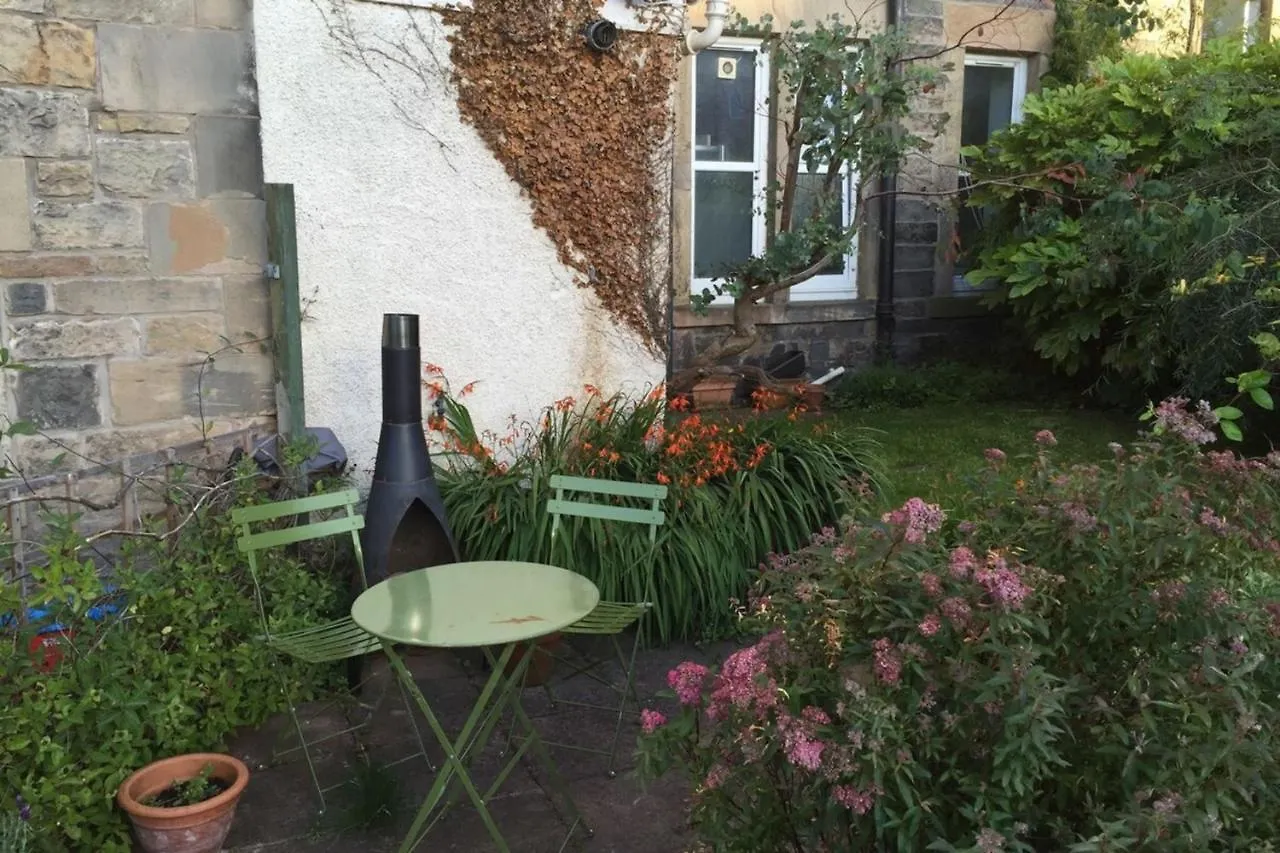 Central And Spacious 2 Bedroom Flat With Garden Edimburgo 0*,