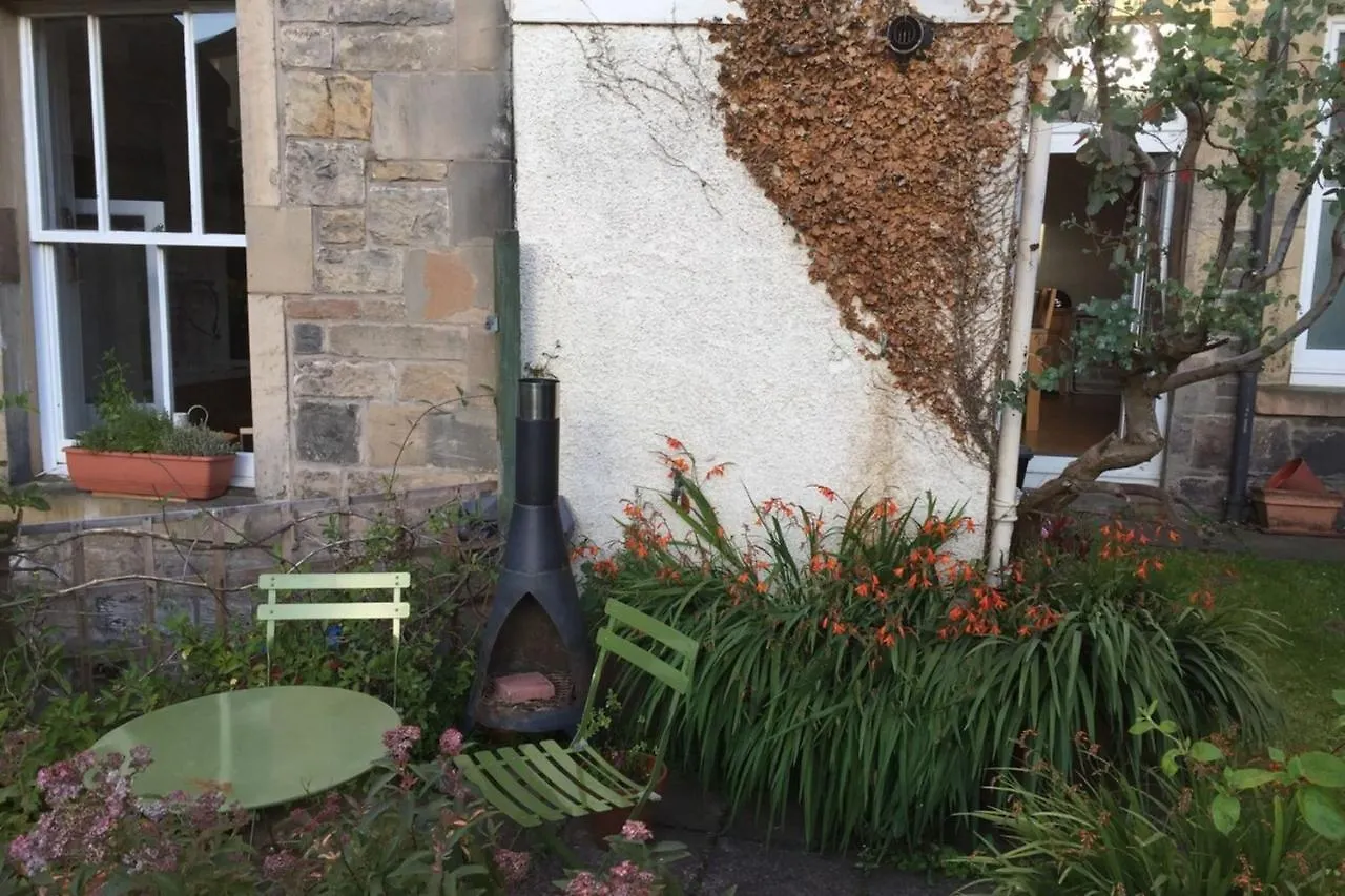 Central And Spacious 2 Bedroom Flat With Garden Edimburgo