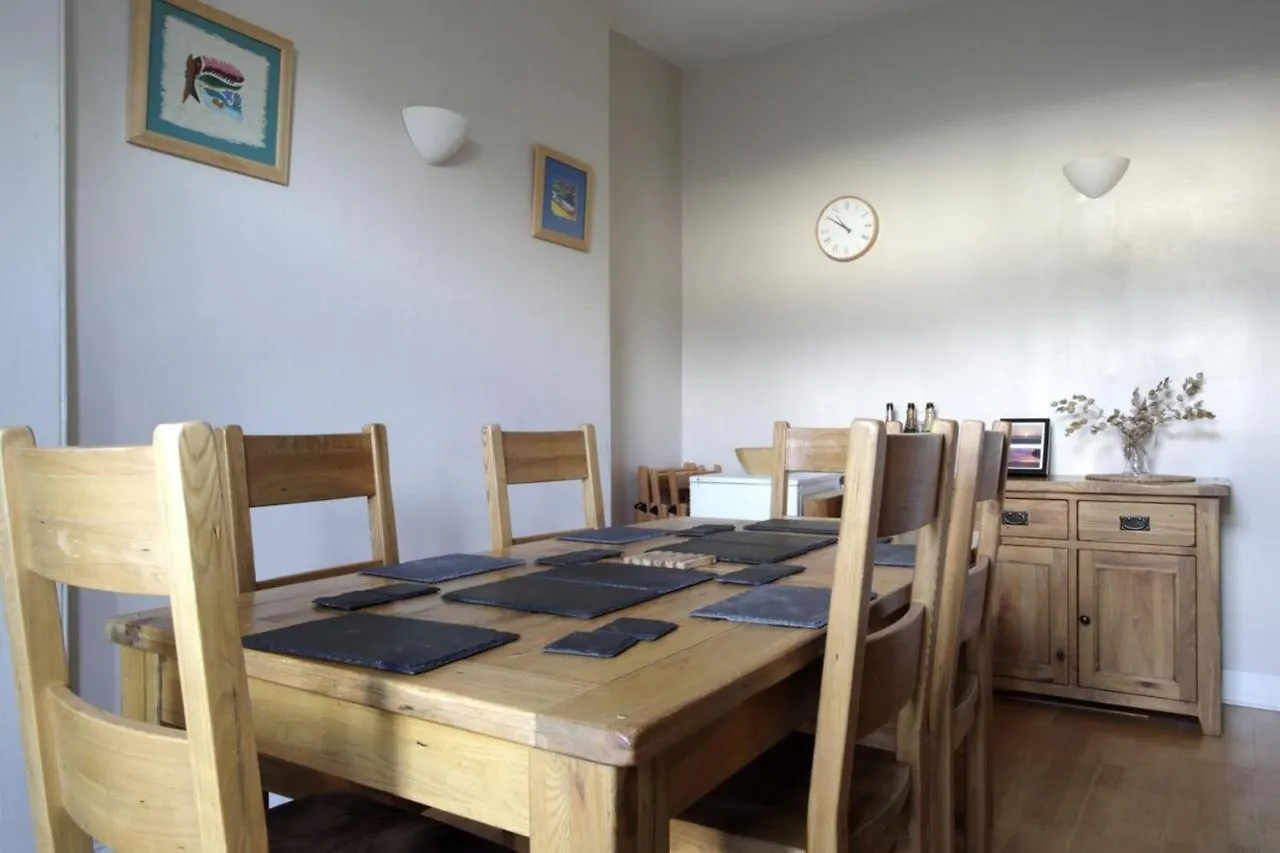 Central And Spacious 2 Bedroom Flat With Garden Edimburgo Regno Unito