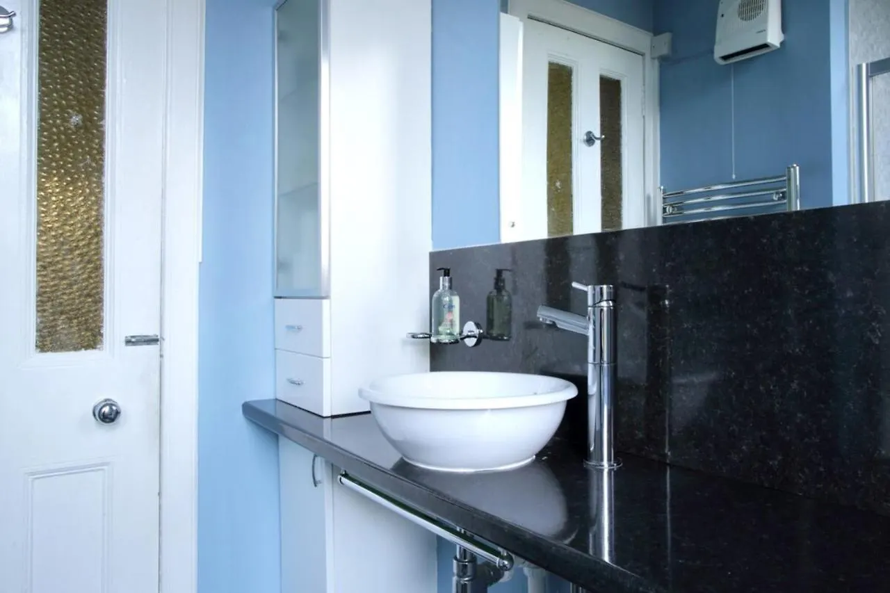 公寓 Central And Spacious 2 Bedroom Flat With Garden 爱丁堡